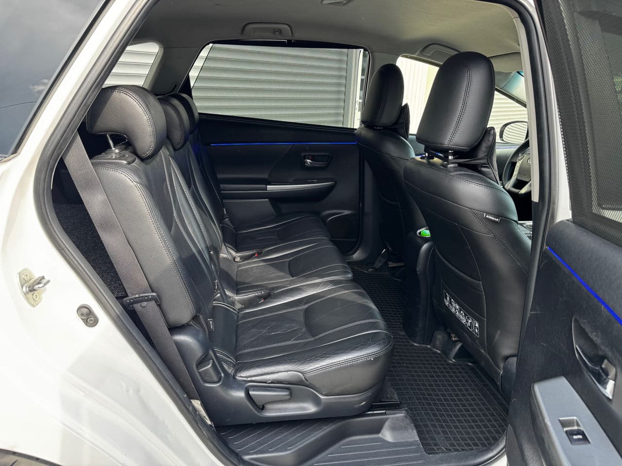 Toyota Prius Plus / V 2015 — Миниатюра 17