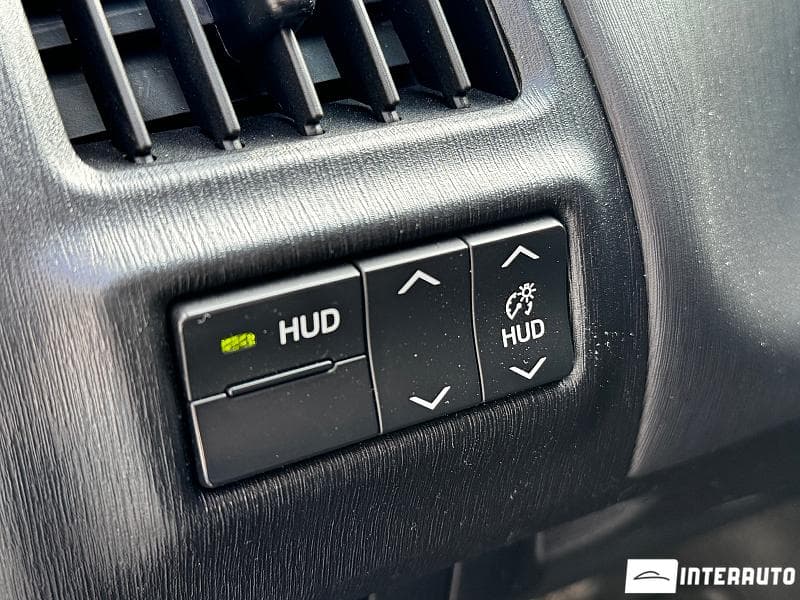 Toyota Prius Plus / V 2015 — Миниатюра 16
