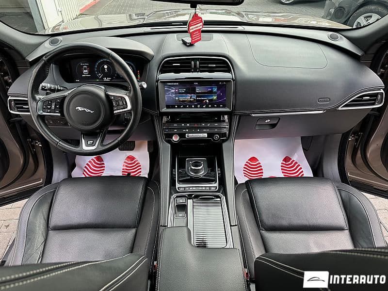 2017 Jaguar F-Pace — Miniatură 8