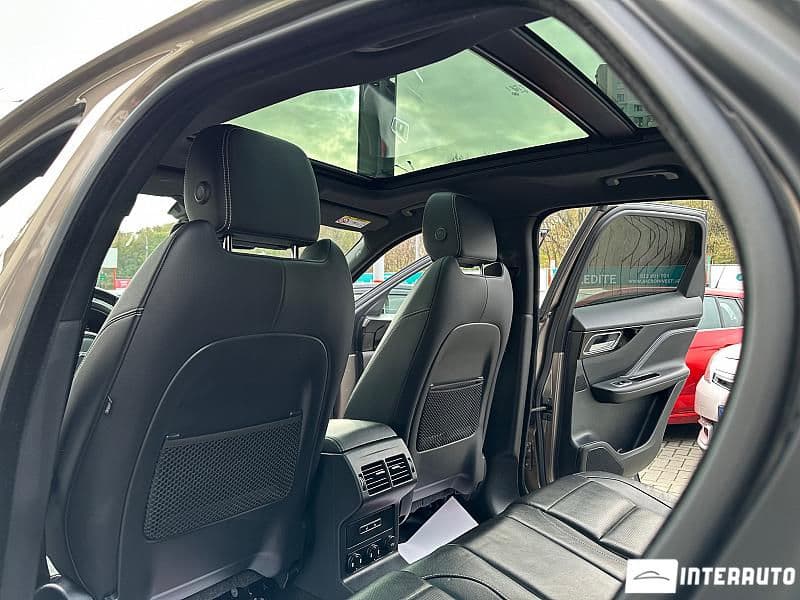 2017 Jaguar F-Pace — Miniatură 17