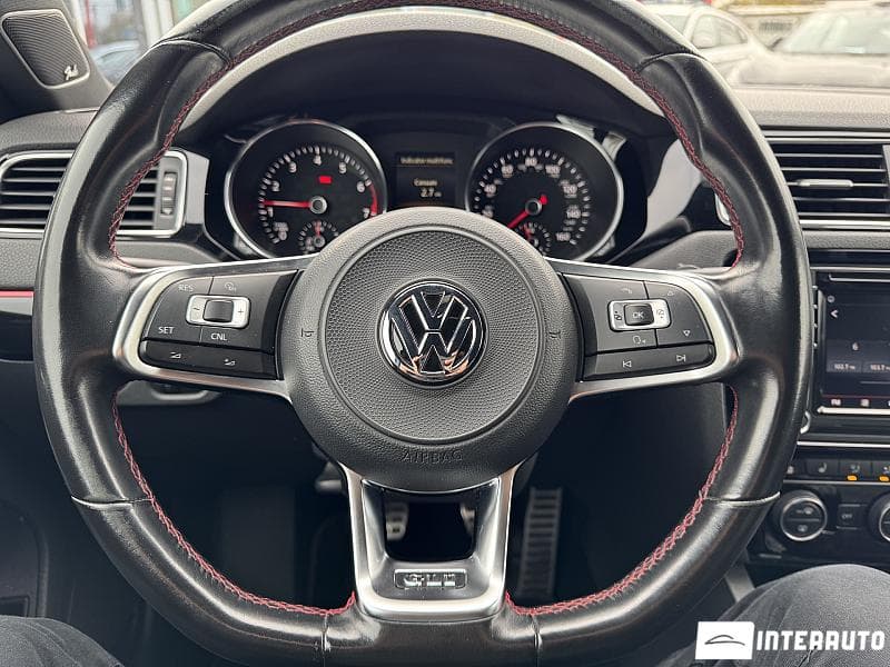 2017 Volkswagen Jetta GLI — Miniatură 16