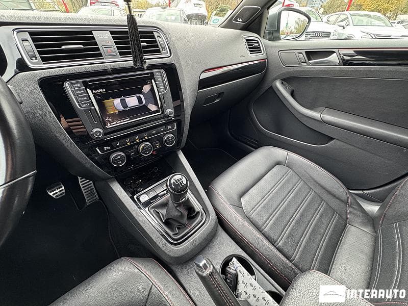 2017 Volkswagen Jetta GLI — Miniatură 20