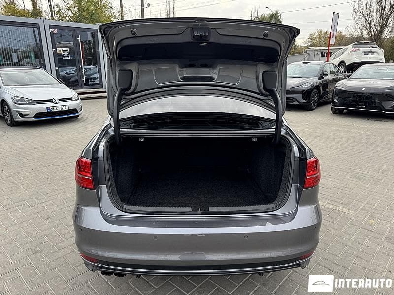 2017 Volkswagen Jetta GLI — Miniatură 15