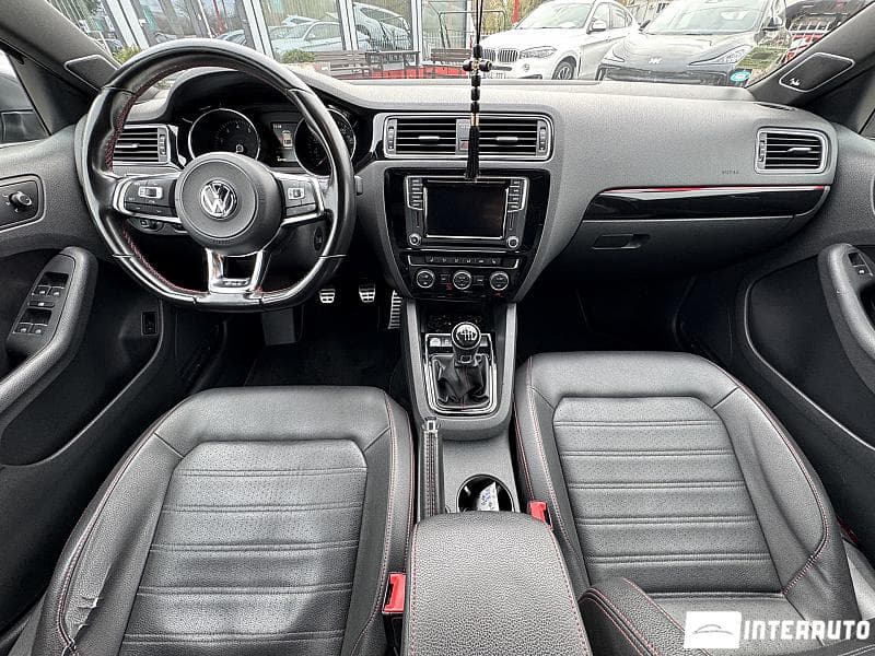 2017 Volkswagen Jetta GLI — Miniatură 14