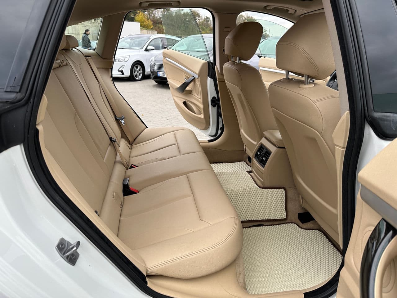 2015 BMW 320 GT — Miniatură 14