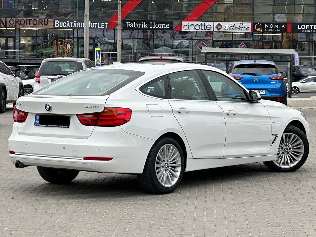 2015 BMW 320 GT — Miniatură 3