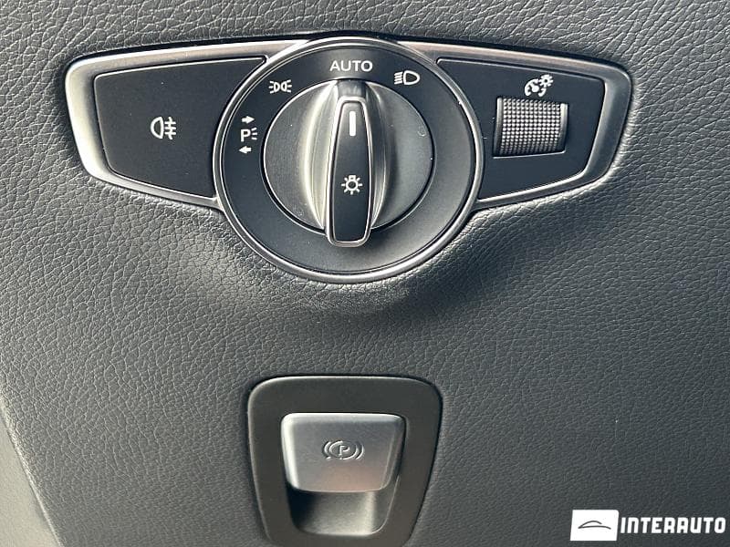2020 Mercedes EQC 400 — Miniatură 11