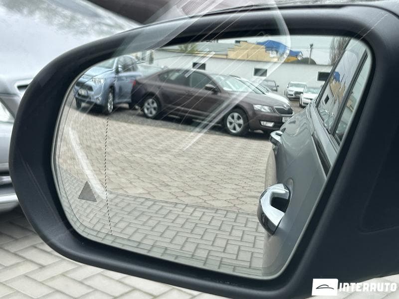 2020 Mercedes EQC 400 — Miniatură 5