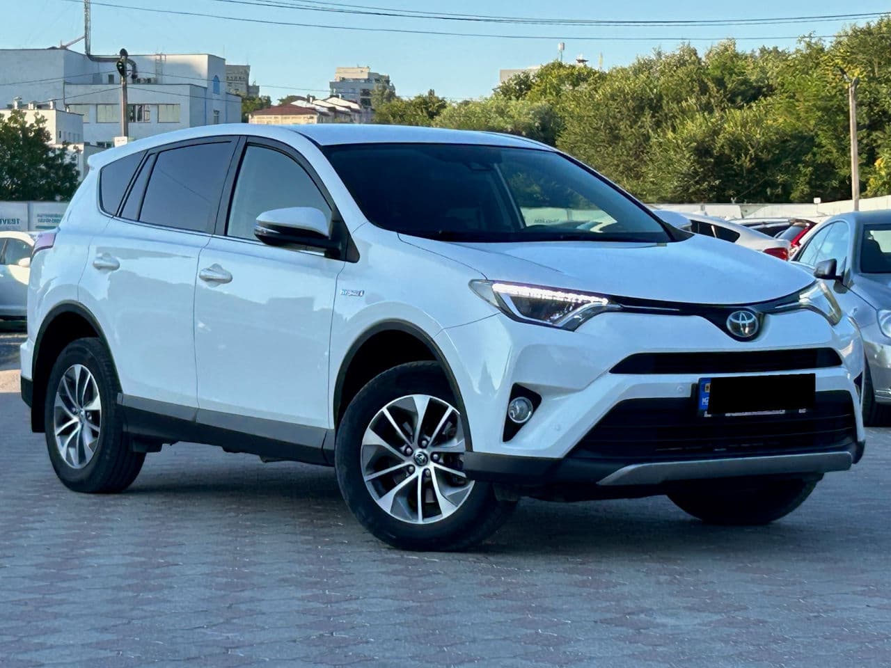 2017 Toyota Rav-4 — Miniatură 4