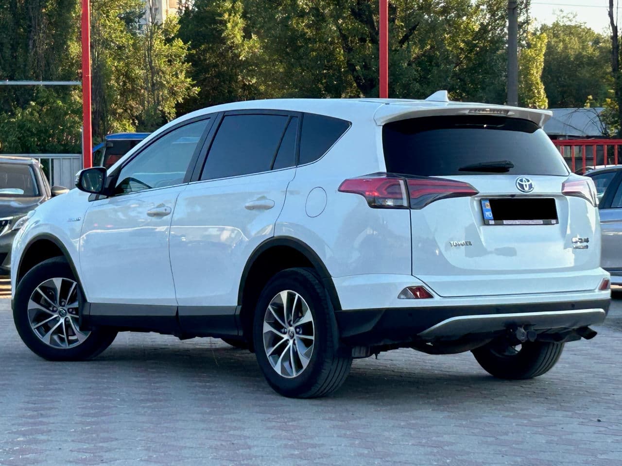 2017 Toyota Rav-4 — Miniatură 2