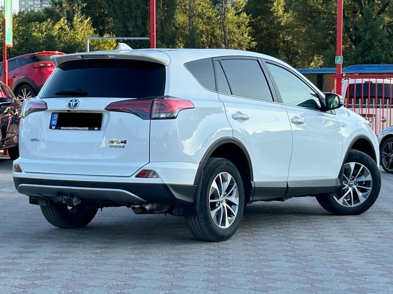 2017 Toyota Rav-4 — Miniatură 3