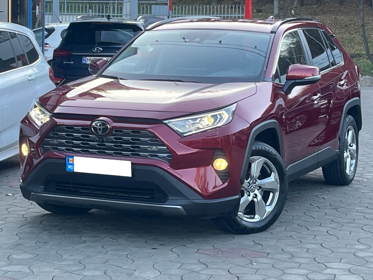 2019 Toyota Rav-4 — Miniatură 2