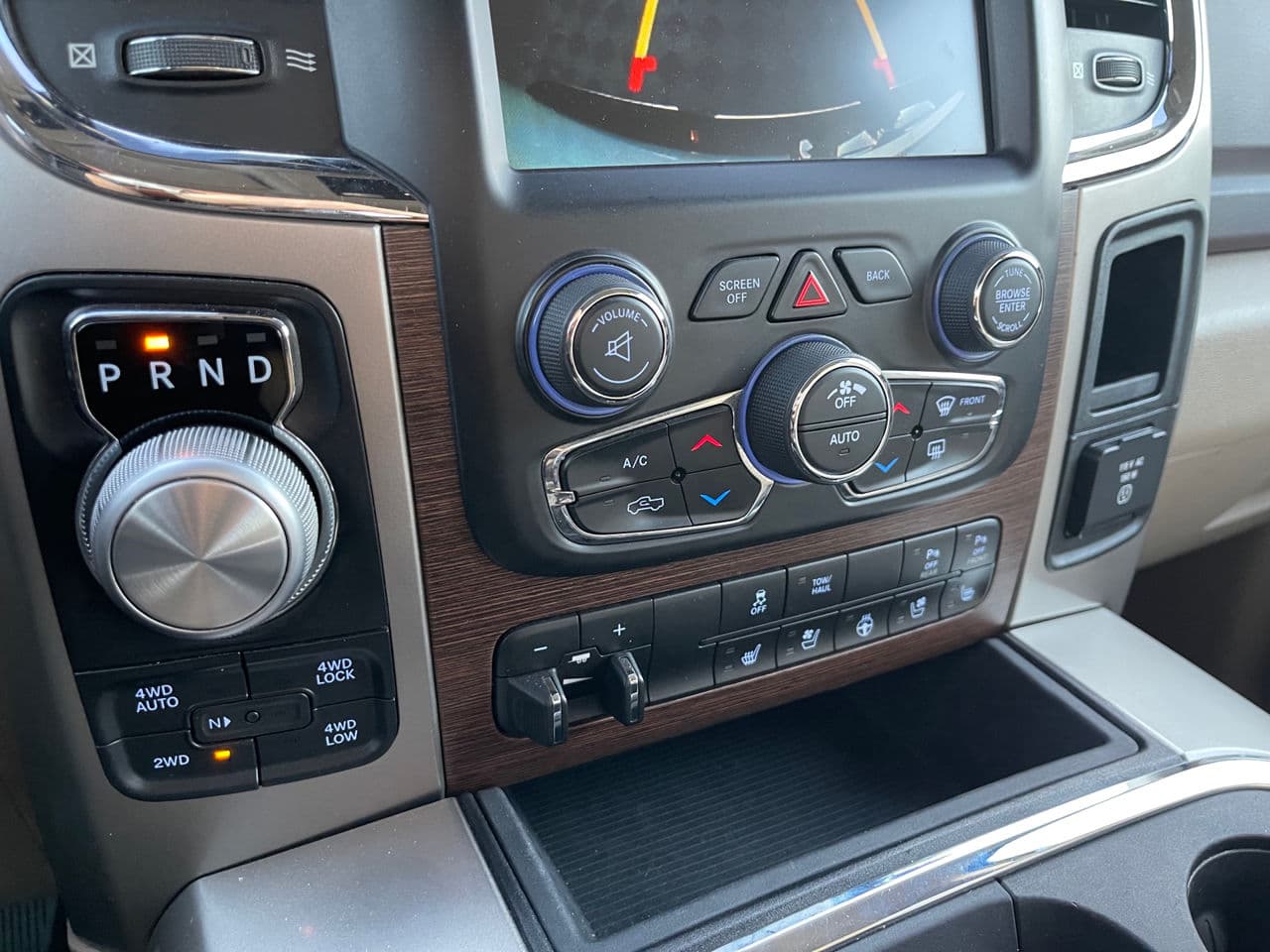 2016 Dodge RAM — Miniatură 12