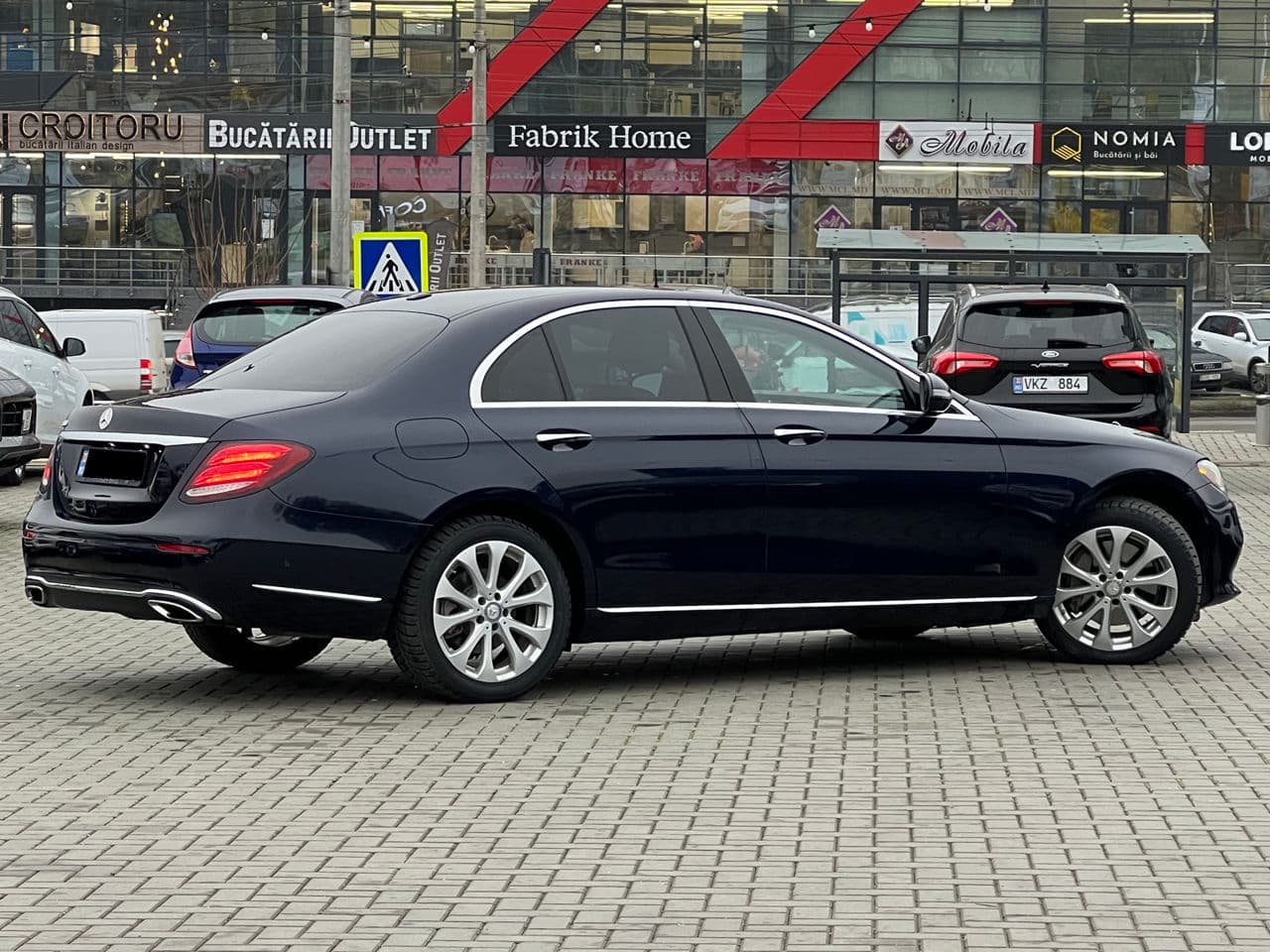 2016 Mercedes E 300 — Miniatură 3