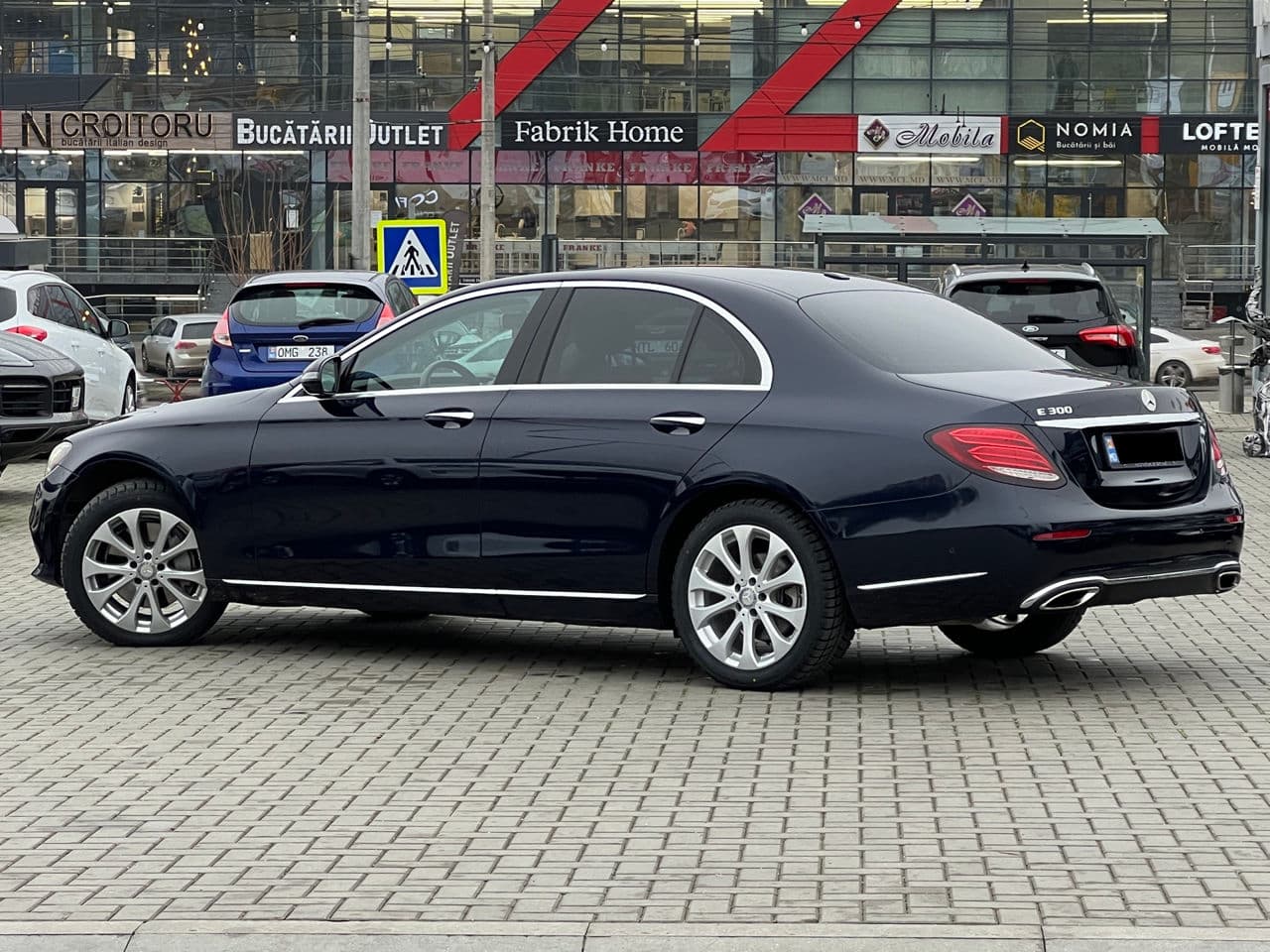2016 Mercedes E 300 — Miniatură 4