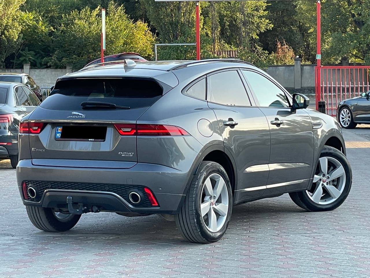 2018 Jaguar E-Pace — Miniatură 3