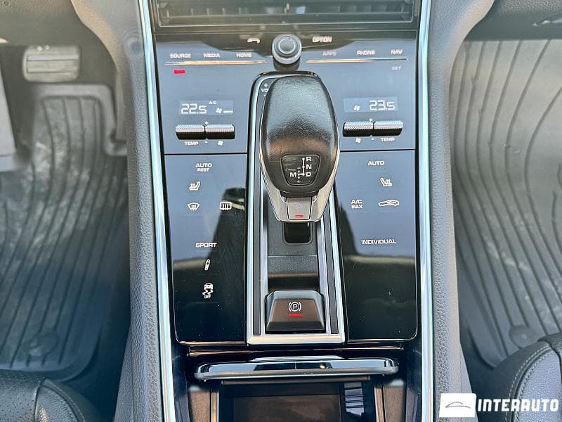 2018 Porsche Panamera — Miniatură 13