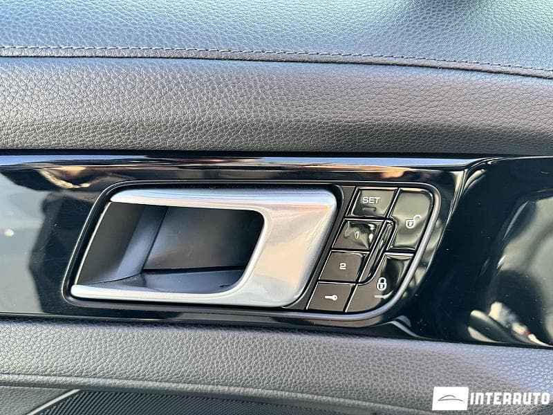 2018 Porsche Panamera — Miniatură 22