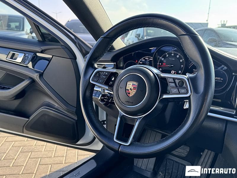 2018 Porsche Panamera — Miniatură 9