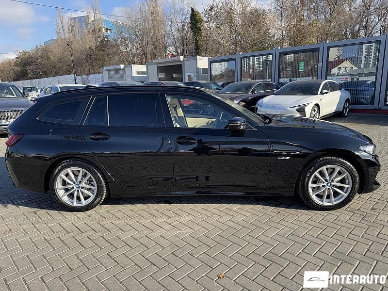 BMW 330E 2022 — Миниатюра 6
