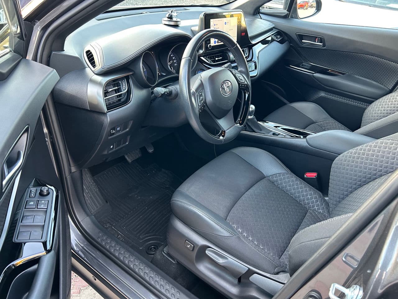 2022 Toyota C-HR — Miniatură 6