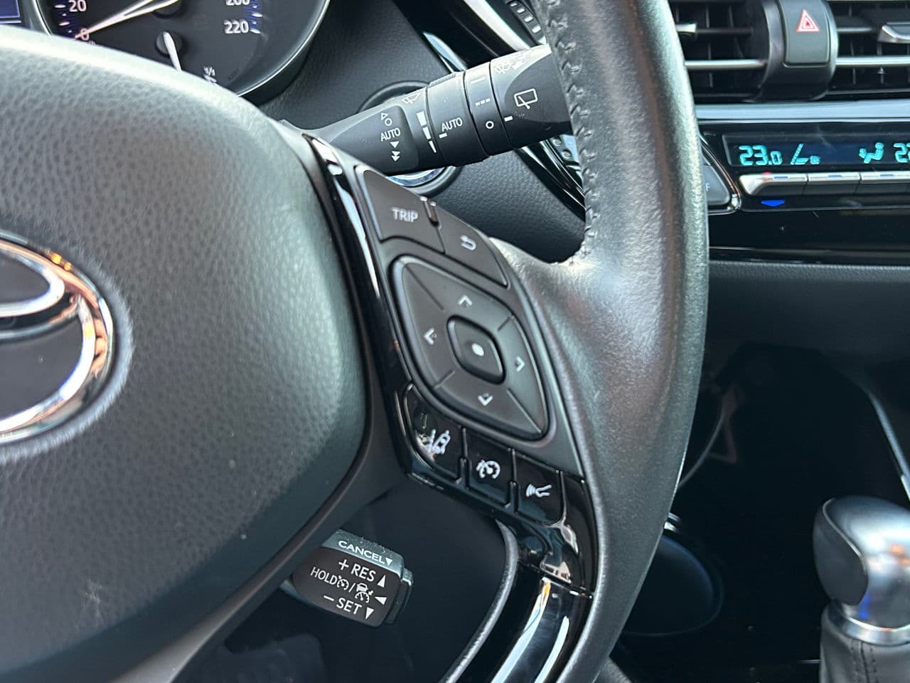 2022 Toyota C-HR — Miniatură 11