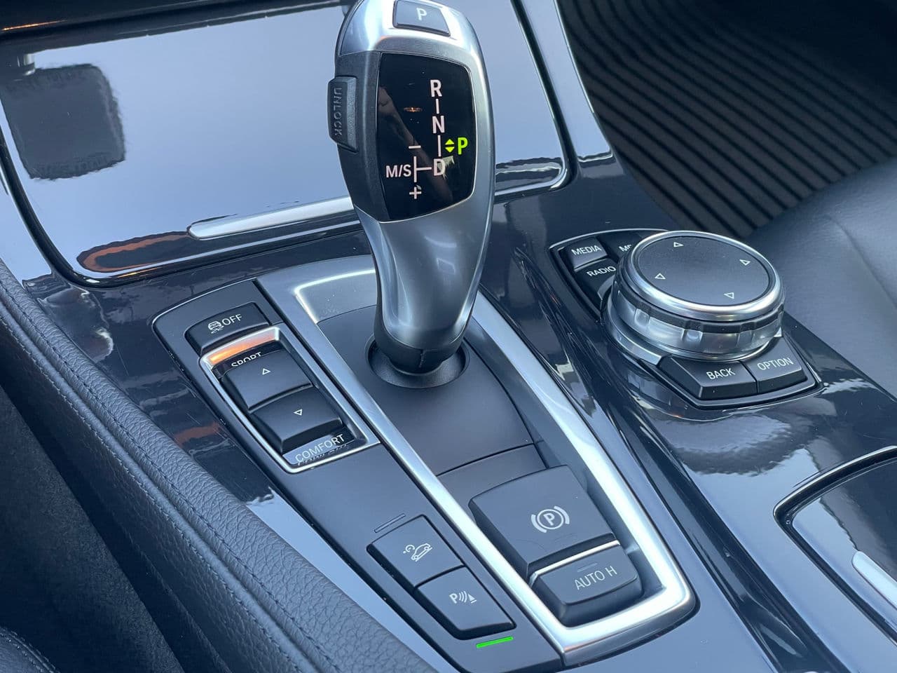 2015 BMW 520 — Miniatură 15