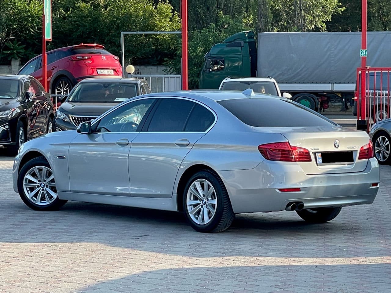 2015 BMW 520 — Miniatură 2