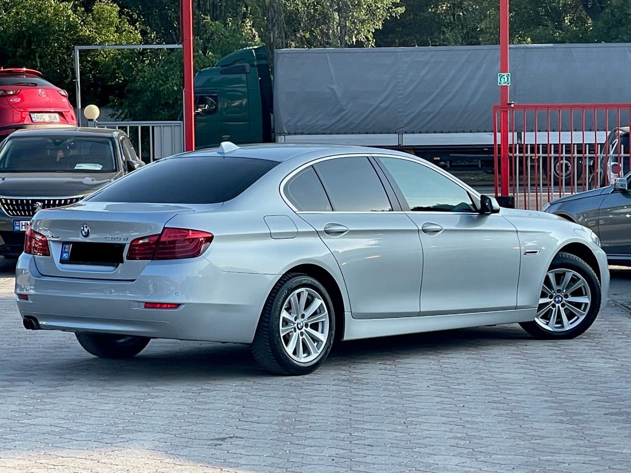 2015 BMW 520 — Miniatură 3