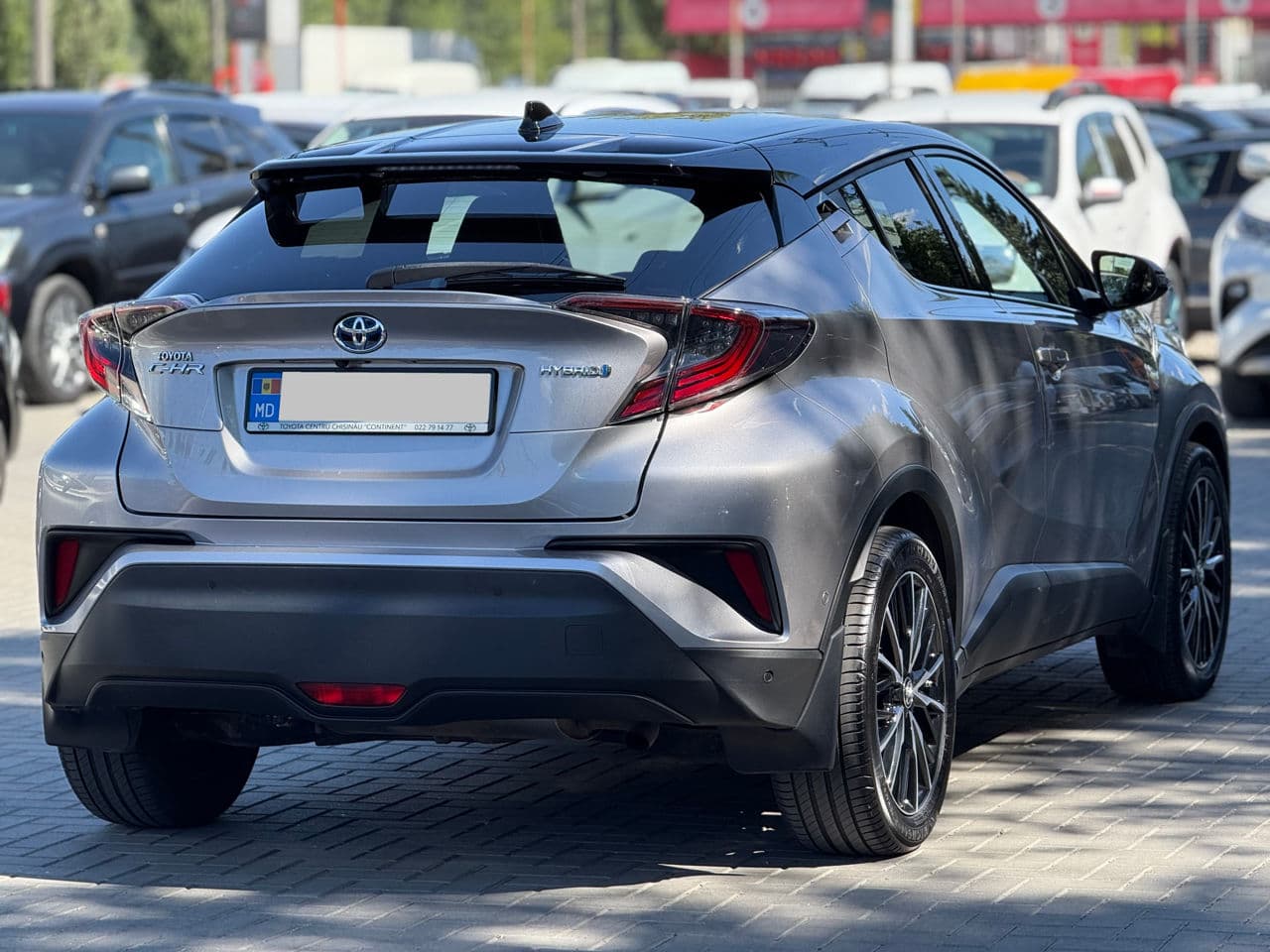 2017 Toyota C-HR — Miniatură 2