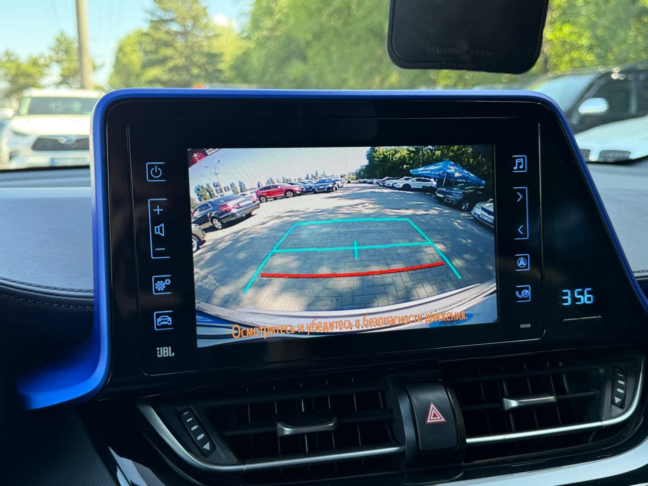 2017 Toyota C-HR — Miniatură 13
