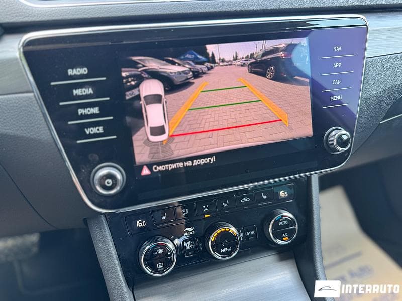 2020 Skoda Superb — Miniatură 13