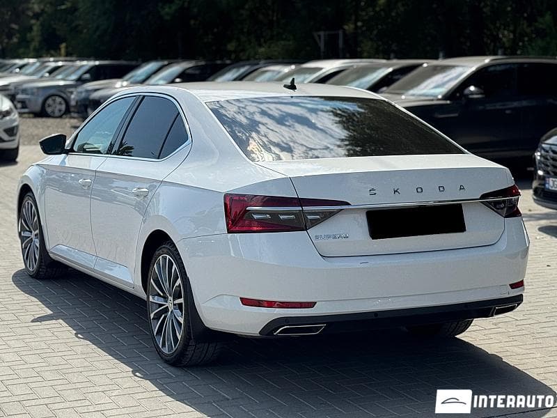 2020 Skoda Superb — Miniatură 4