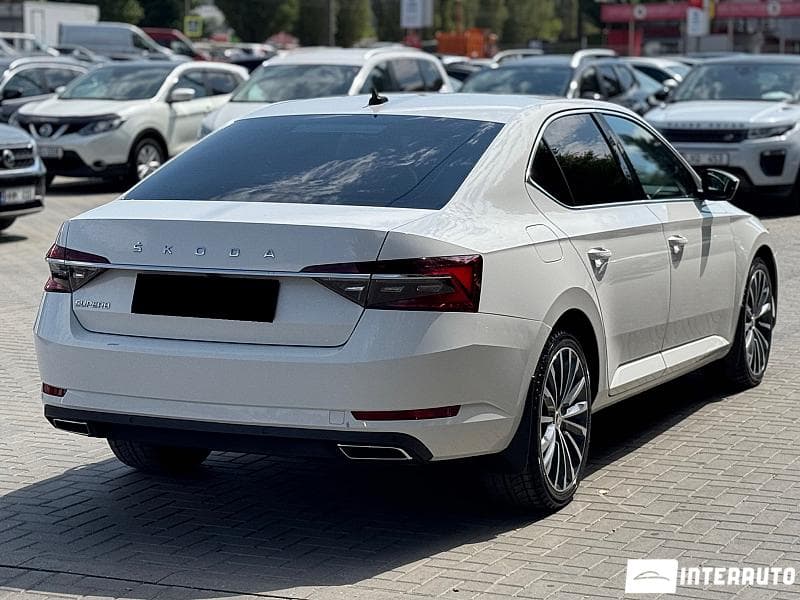 2020 Skoda Superb — Miniatură 2