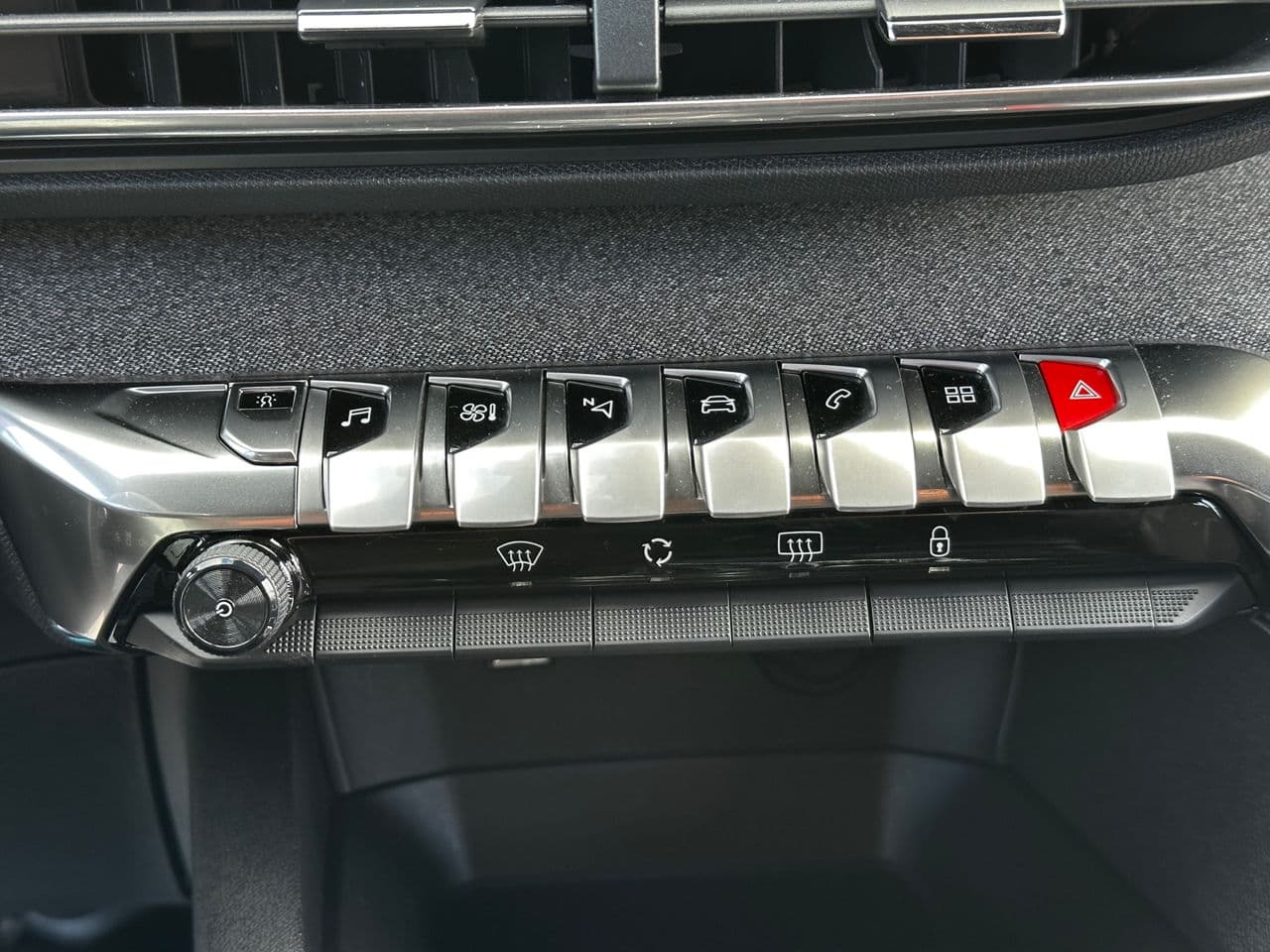 Peugeot 5008 2018 — Миниатюра 11