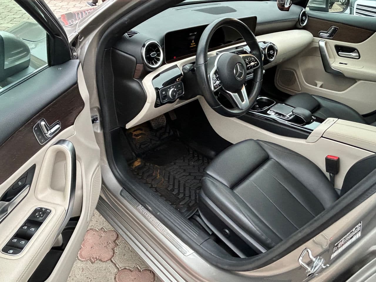 2020 Mercedes A 220 — Miniatură 6