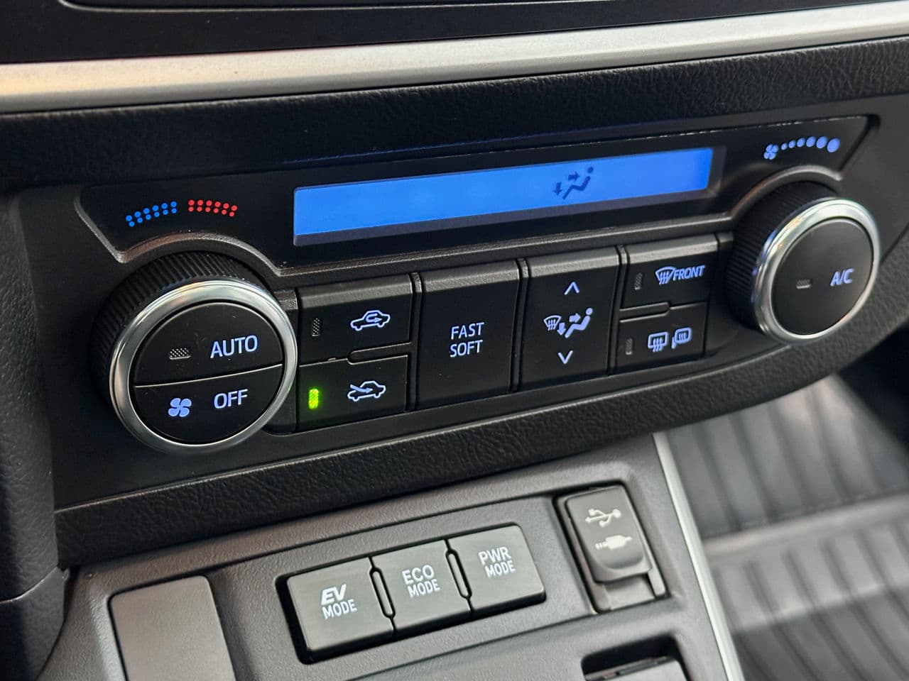 Toyota Auris 2014 — Миниатюра 7