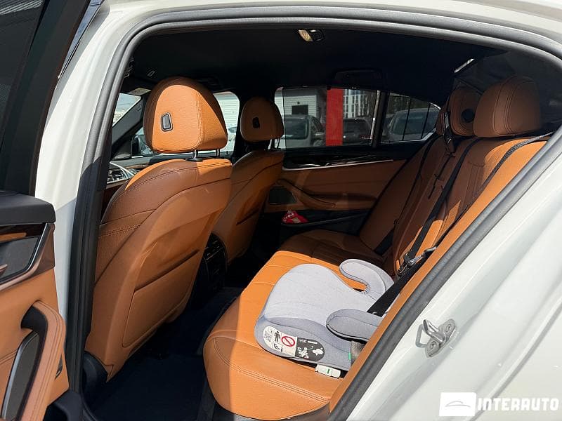 2019 BMW 530 — Miniatură 23