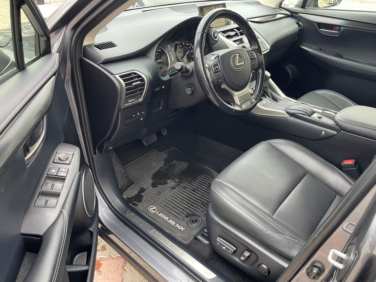 Lexus NX 300H 2016 — Миниатюра 7