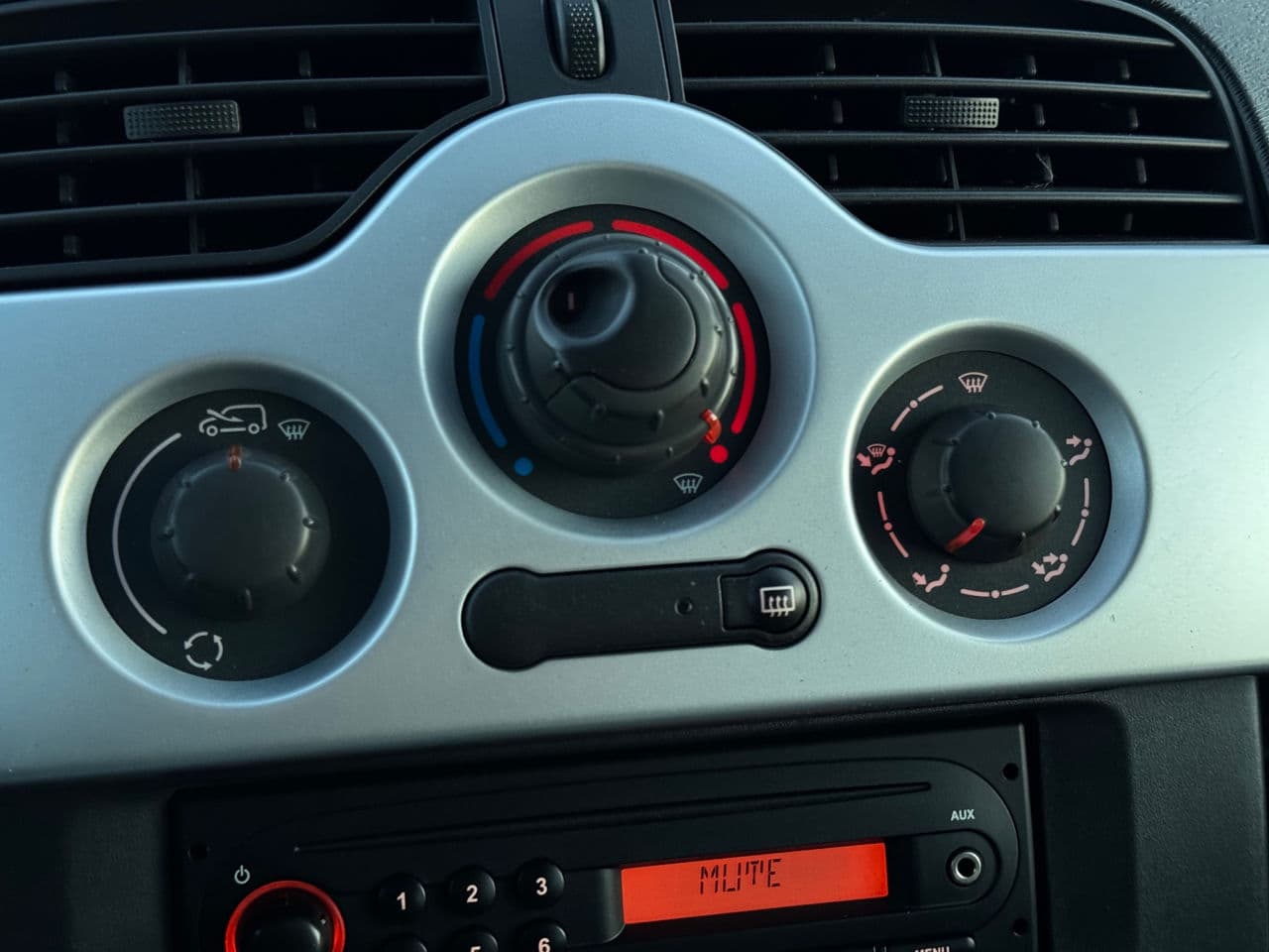 2012 Renault Kangoo — Miniatură 8