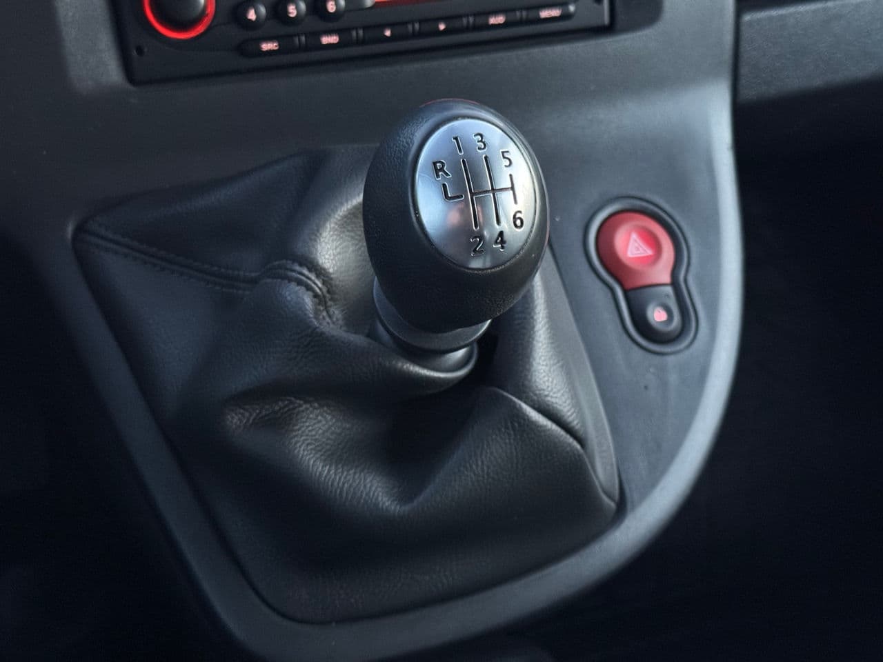 2012 Renault Kangoo — Miniatură 10