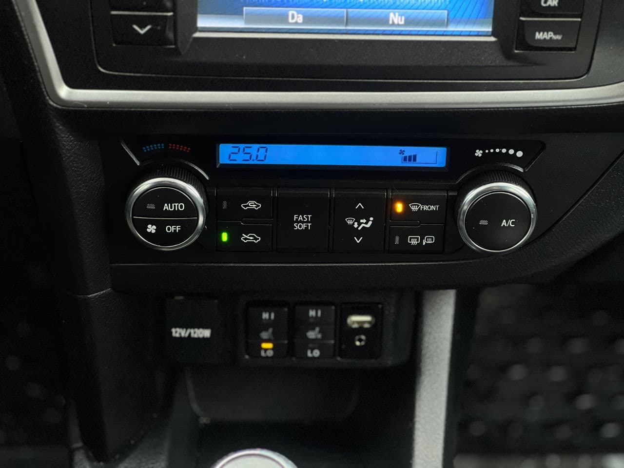 2014 Toyota Auris — Miniatură 13
