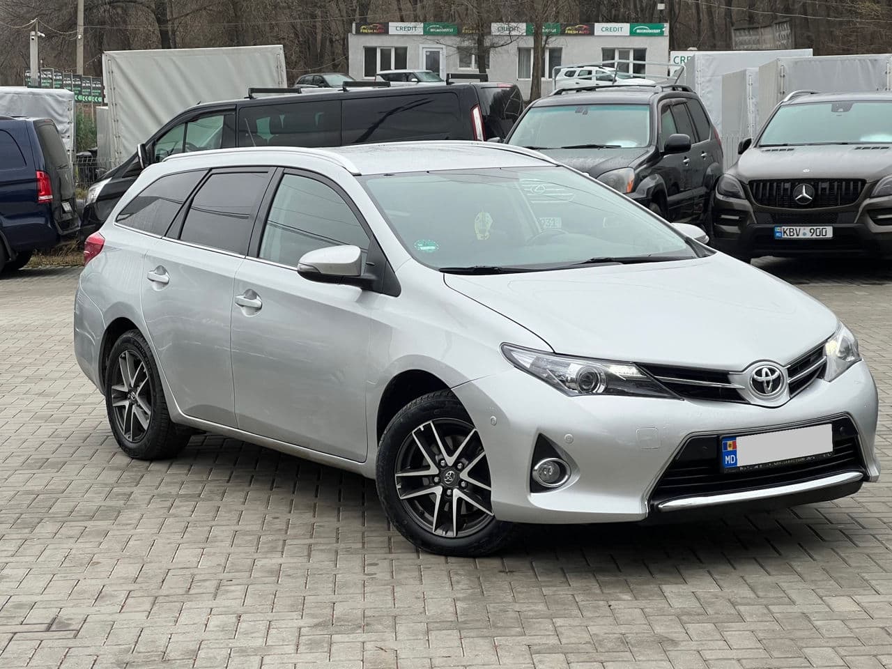 2014 Toyota Auris — Miniatură 3