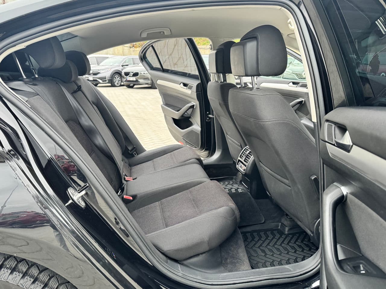 2018 Volkswagen Passat — Miniatură 15