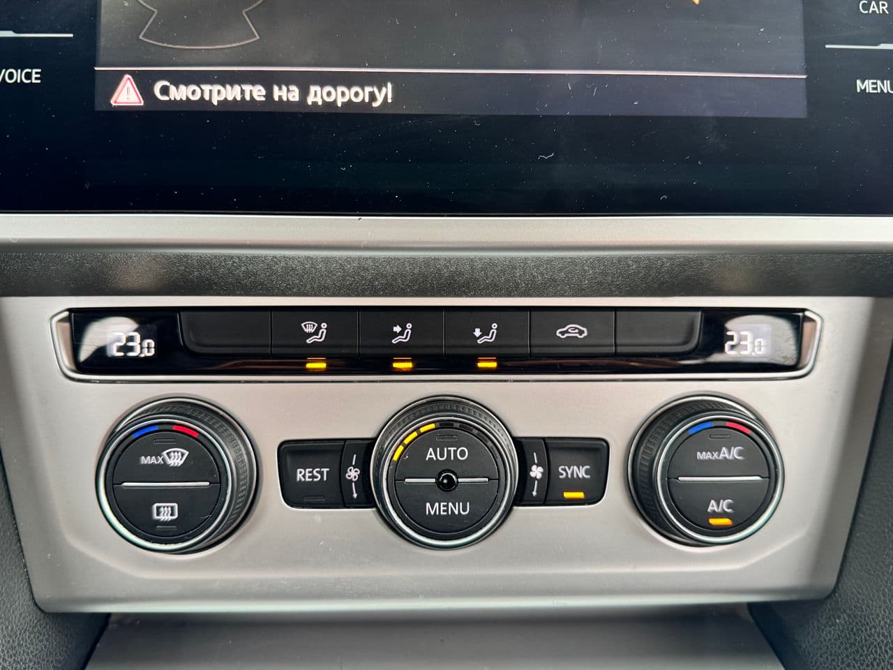 2018 Volkswagen Passat — Miniatură 11