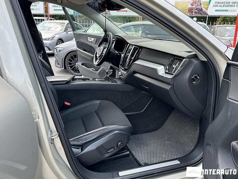 Volvo XC 60 2018 — Миниатюра 7