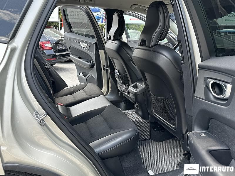 Volvo XC 60 2018 — Миниатюра 9