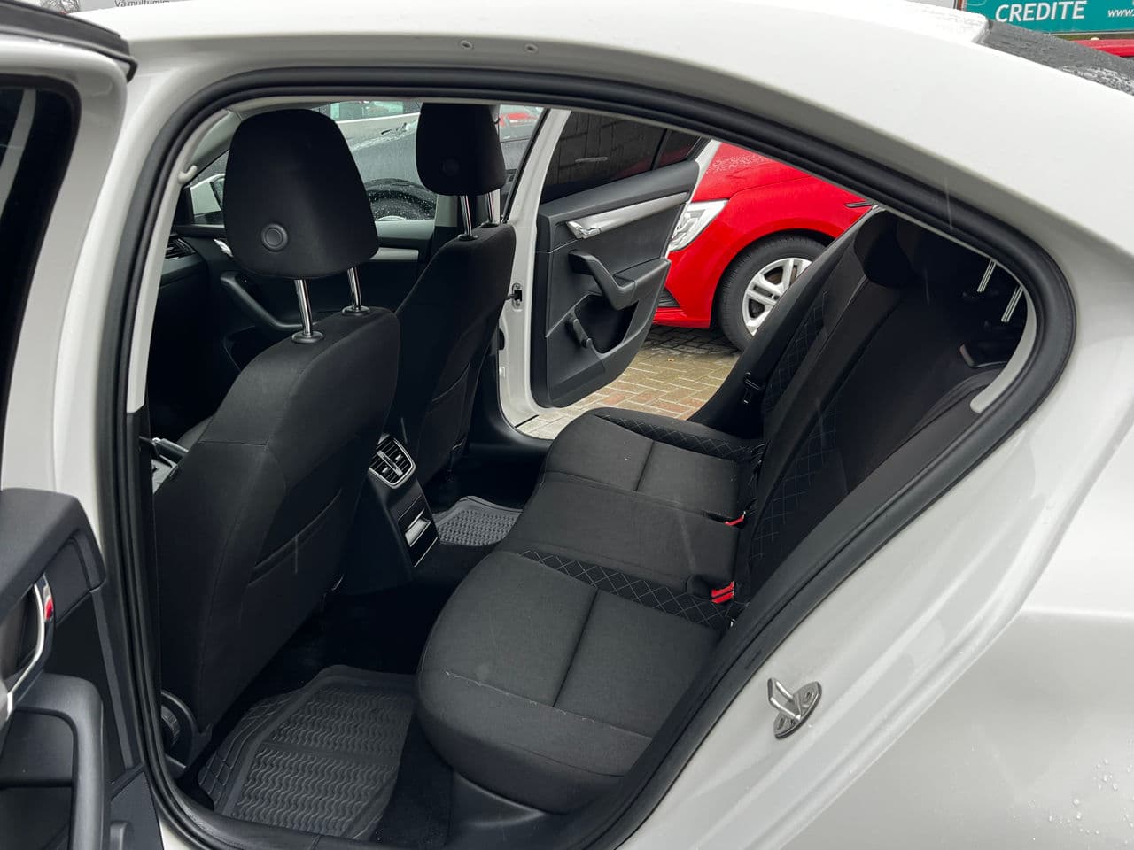 2018 Skoda Octavia — Miniatură 14