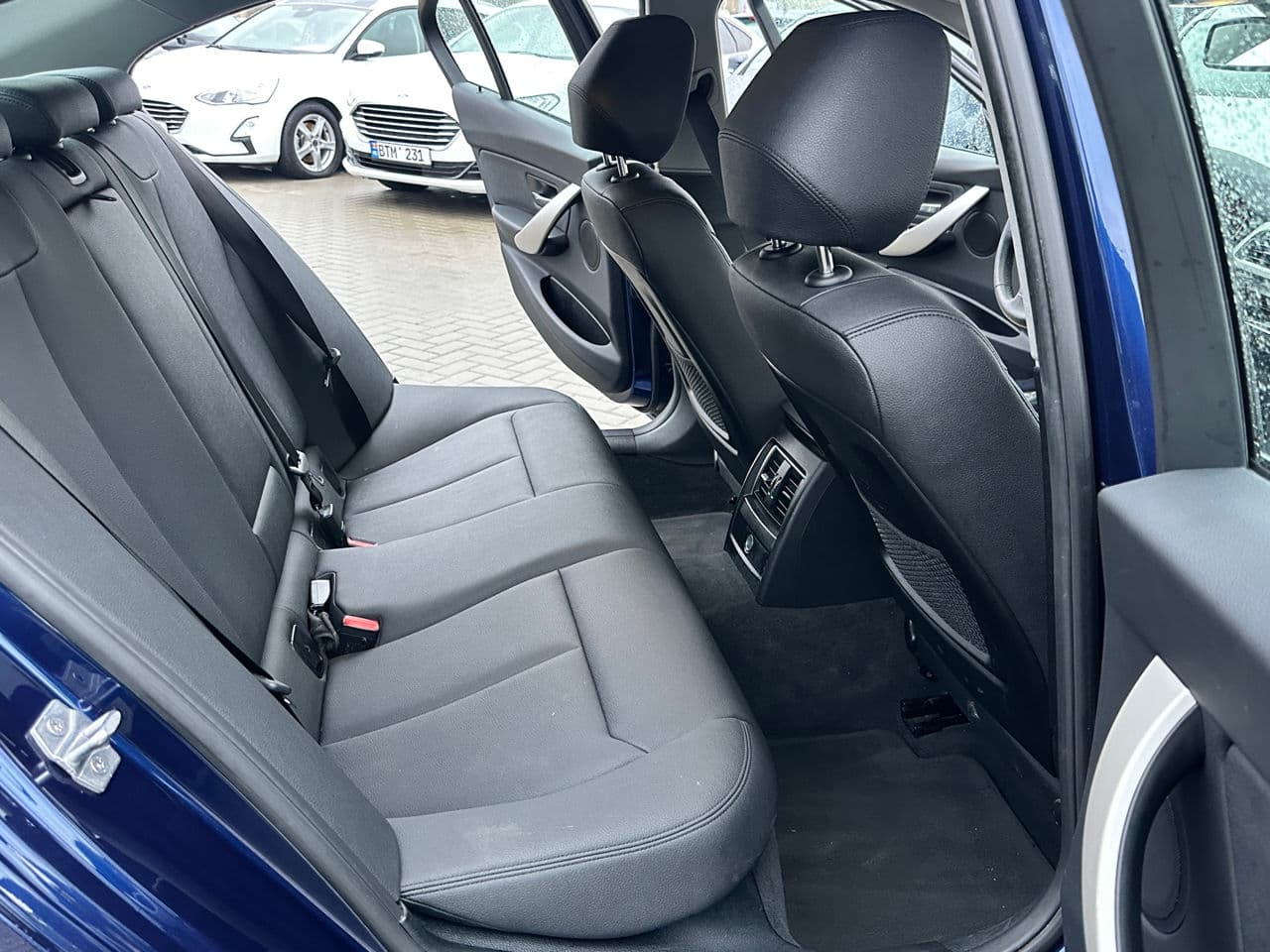 BMW 330E 2017 — Миниатюра 14
