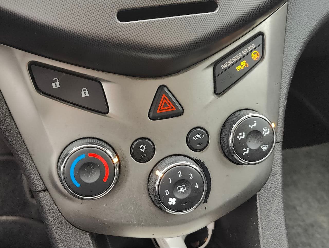 2011 Chevrolet Aveo — Miniatură 13